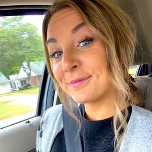 Meet your Posher, Cynthia